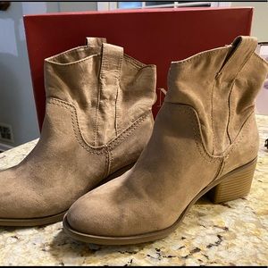 Merona Sawyer Booties 👢